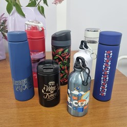 Брендирование посуды.
Термоса, бутылки для воды, кружки