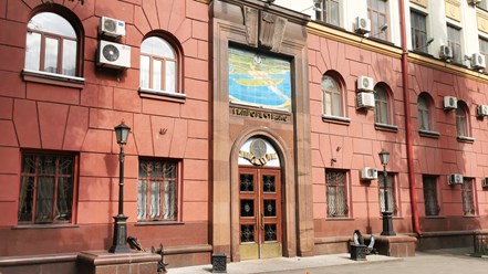 Вход в Здание