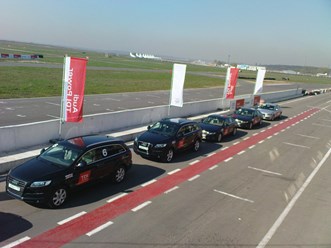 Флагштоки на гоночной авто мото мероприятии