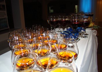 Фото компании  Восток-Запад, ресторан-пиццерия 6