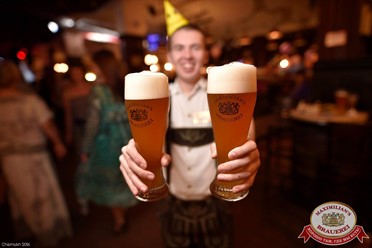 Фото компании  Максимилианс, баварский клубный ресторан-пивоварня 4