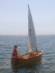 Обучение детей на яхте "Оптимист"