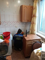 генеральная уборка квартиры - обезжиривание кухни