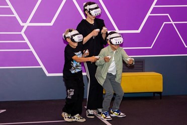 Дети веселятся в BAZA VR