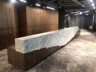 стойка администратора из камня