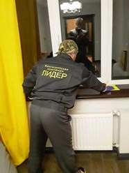 последний штрих после мытья, зачистки окна и обеспыливания
