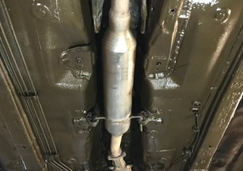 Антикоррозийная обработка днища автомобиля
