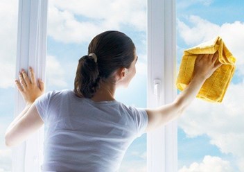 Оказываем услуги по мытью окон и балконов