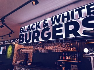 Фото компании  Black & White Burgers 7