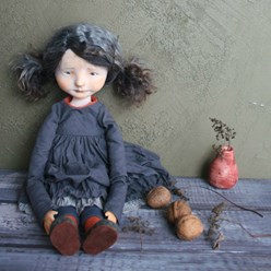 Коллекционная кукла Вера. Грустная и задумчивая.

Авторская коллекционная кукла Вера, полностью ручная работа мастера Светланы Чесноковой. Эта малышка обязательно впишется в любой интерьер.