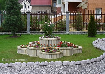 Сборное бетонное ограждение для клумб. Модель Ak4d, размер 2,3*2,3*0,6 метра, стоимость 24000 рублей.