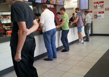 Фото компании  KFC, сеть ресторанов быстрого питания 5