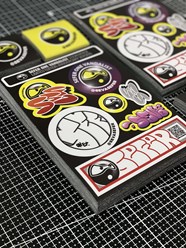 Глянцевые наклейки