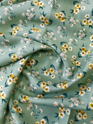 Вискозный штапель ширина 150 см, цена 360-380 руб. за метр.