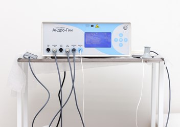 Аппарат электростимуляции, магнито-лазерной терапии Андро-Гин. Активно применяется для лечения хронических воспалительных процессов в комплексной терапии у мужчин и женщин.