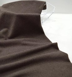 Теплый трикотаж сандра.   
Состав: полиэстер - 80%, вискоза - 16%, спандекс - 4%. 
Ширина: 160 см.
Плотность: 220гр/м2.  
Цена: 290 руб. метр
