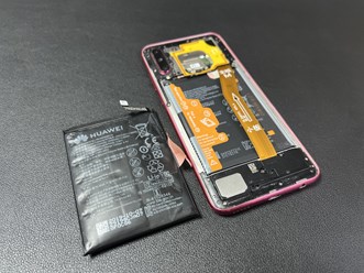 Замена вздутого аккумулятора на Honor 10i