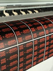 Изготовление наклеек с логотипом