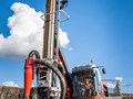Универсальная бурильная машина УБМ-85 предназначена для строительства фундаментов быстровозводимых зданий и линий электропередач с помощью завинчивания винтовых свай.