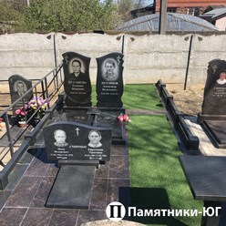 Пример нашей работы: ⠀⠀
- площадка с гранитной плиткой плиткой⠀⠀
- гранит Карельского месторождения ⠀
(дымовский и габбро)⠀
- памятники из гранита
- стол и лавка из гранита