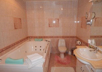 Джакузи в номере Люкс