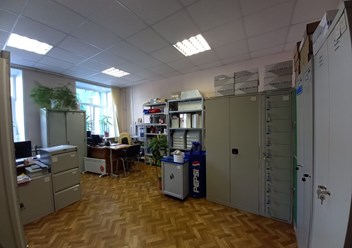 Офис с выставочным залом.