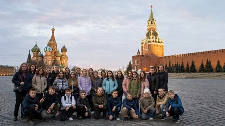 Школьная группа на экскурсии на Красной Площади