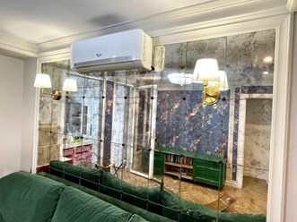 Состаренное зеркало
Состаренное зеркало на заказ в Ростове-на-Дону: декоративное зеркало с эффектом старины, разные узоры и оттенки, изготовление по размерам, доставка и аккуратный монтаж под ключ.