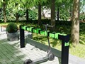 Самокатопарковка с зарядкой, на пять мест