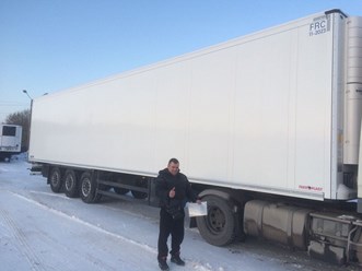 Изотермический полуприцеп SCHMITZ CARGOBULL уезжает к клиенту СГМ-ГРУПП (SGMTRUCKS.RU)