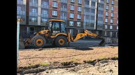 Предлагаю в аренду экскаватор-погрузчик J CB 3CX навесное оборудование: узкий и планировочный ковши, вилы и гидромолот, опытный машинист. Рассмотрим длительные или разовые заявки. Звоните 8-9916747340