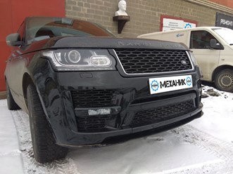 Выполнена установка защитной сетки в решетку радиатора и бампер Range Rover Vogue