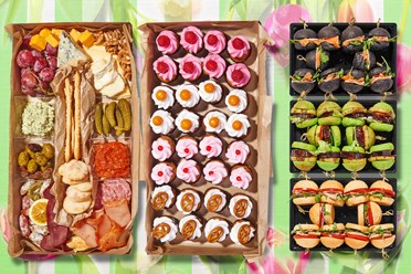 Наборы вкусной еды, десертов, бургеров от кейтеринговой компании Delivery Food