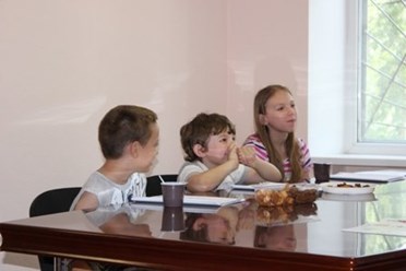 В нашем центре занимаются и дети и взрослые))