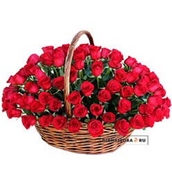 Шикарная корзина из 101 красной розы с доставкой по Улан-Удэ