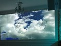 Смотреть на облака очень важно. Если не хватает времени - можно сделать это даже в помещении. Для этого и нужен проекционный дизайн