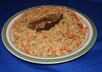 плов (на костре) 
состав: рис, мясо, масло, лук, морковь