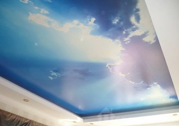 Двухуровневый с использованием лепнины