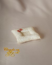 Подушка для колец ручной работы на свадьбу
