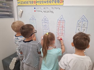 Фото компании  Детский центр Клевер 9