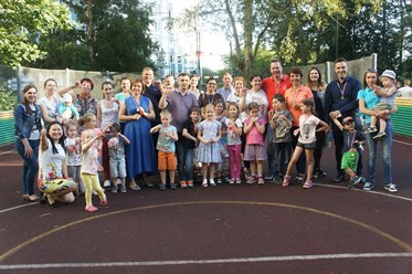 Участники и победители спортивного праздника "Мама, Папа и я - дружная семья!"