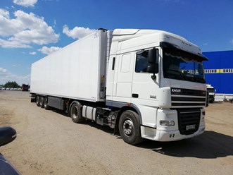 Изотермический полуприцеп SCHMITZ CARGOBULL уезжает к клиенту СГМ-ГРУПП (SGMTRUCKS.RU)