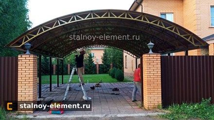 Арочный навес из поликарбоната для машины размер навеса 6х8