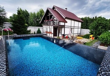 Инфинити бассейн в Подмосковье построенный компанией "Саммит Пулс"