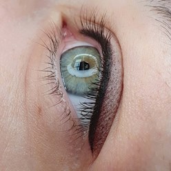 стрелки с теневой растушёвкой перманентный макияж век