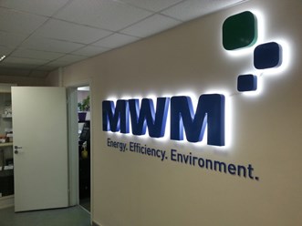Изготовление и монтаж интерьерной вывески, рекламное агентство "Бринус".