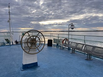 Открытая палуба теплохода "Адмирал"