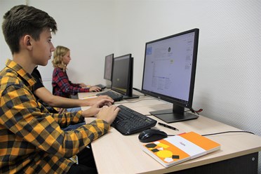 Обучение школьников языкам программирования по программе Яндекс.Лицея