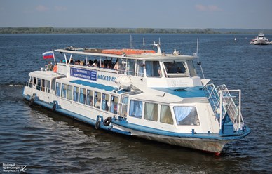 Речные прогулки на теплоходе "Москва-160" по Волге в Казани