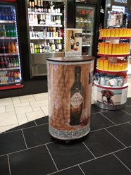 Промостол со сменными постерами